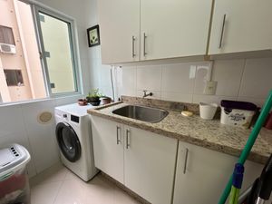 Image 21 - 924076