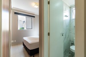 Image 18 - 924077