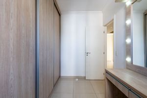 Image 24 - 924077