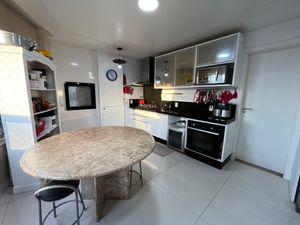 Image 1 - 924081