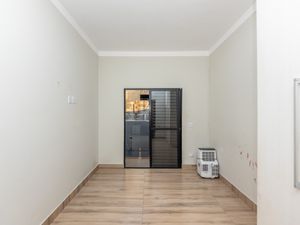 Image 34 - 924086