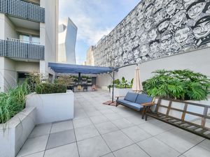 Image 17 - 924087