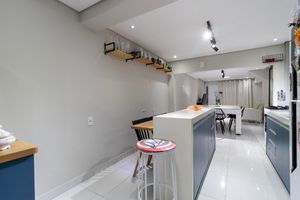 Image 11 - 924088