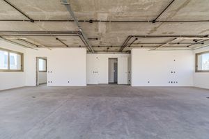 Image 3 - 924092
