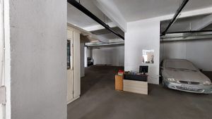 Image 25 - 924093