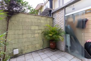 Image 19 - 924094
