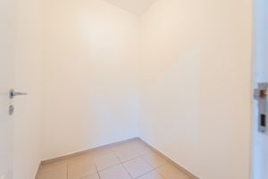 Image 38 - 924099