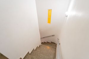 Image 15 - 924102