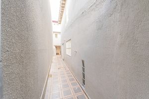 Image 42 - 924102