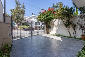 Image 3 - 924104