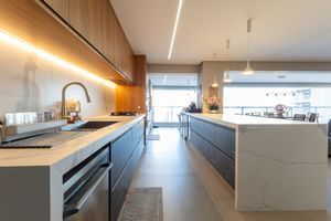 Image 4 - 924106