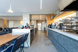 Image 6 - 924106