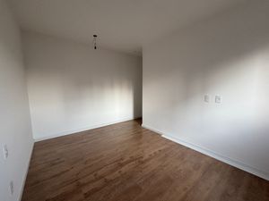 Image 44 - 924115