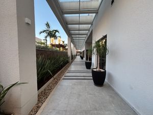 Image 19 - 924115