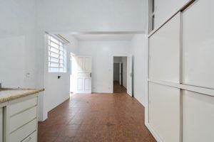 Image 18 - 924118