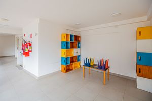 Image 12 - 924123