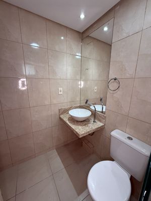 Image 9 - 924127