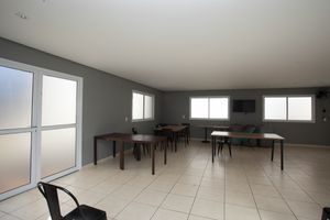 Image 41 - 924136