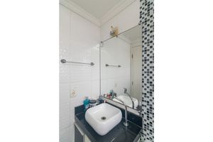 Image 9 - 924137