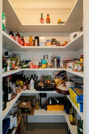 Image 21 - 924140