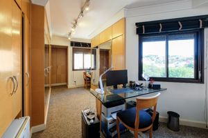 Image 14 - 924140