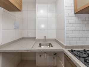 Image 5 - 924160