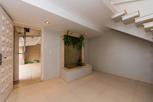 Image 5 - 924162