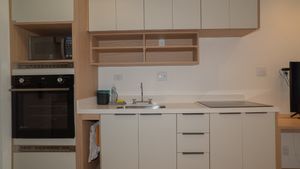 Image 4 - 924182