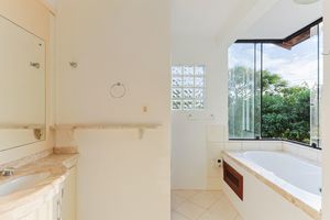 Image 19 - 924194
