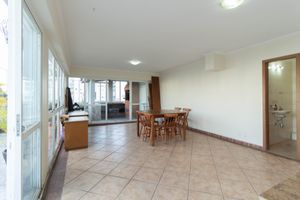 Image 26 - 924196