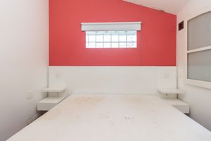 Image 30 - 924202