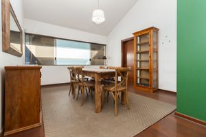 Image 7 - 924202