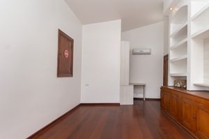 Image 35 - 924202