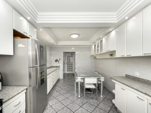 Image 34 - 924203