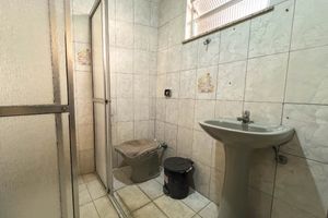 Image 23 - 924210