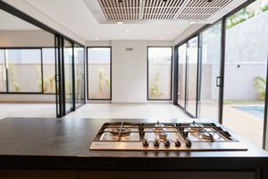Image 14 - 924211