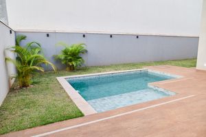 Image 18 - 924211