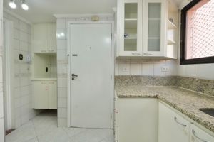 Image 21 - 924212