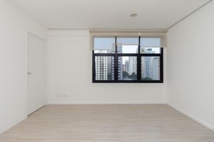 Image 6 - 924216
