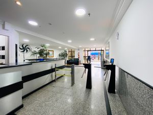 Image 1 - 924216