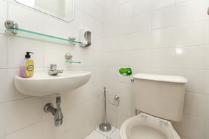 Image 9 - 924220