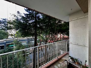Image 11 - 924223
