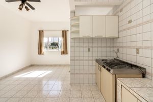 Image 15 - 924226