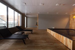 Image 31 - 924227