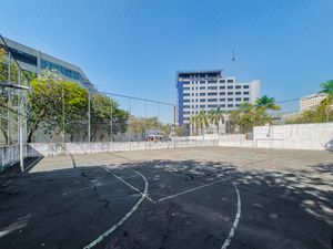 Image 16 - 924230