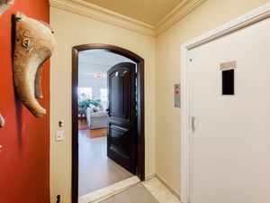 Image 36 - 924240