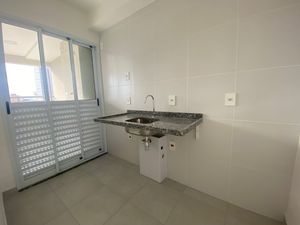 Image 12 - 924241