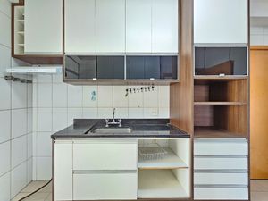 Image 13 - 924249