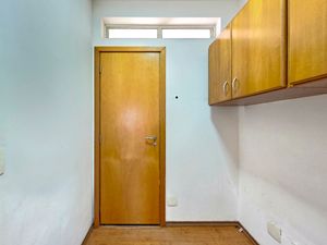 Image 37 - 924249