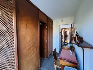 Image 25 - 924252